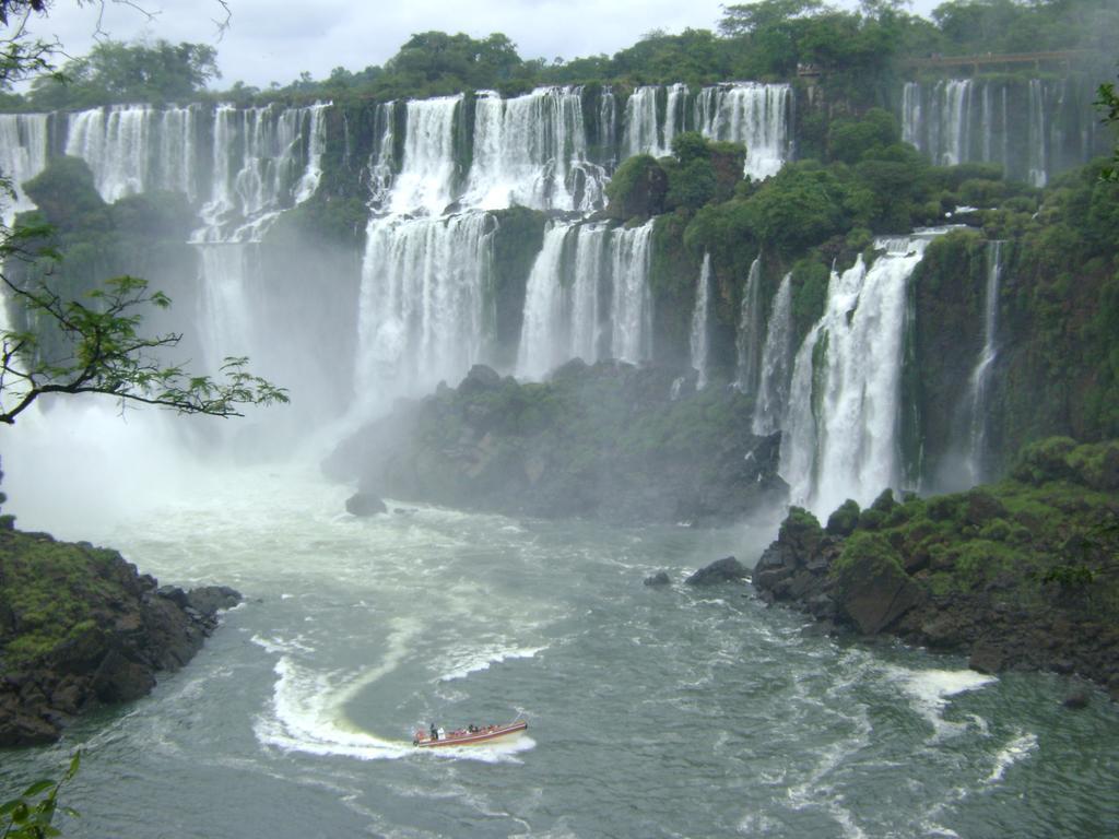 Petit Hotel Caraguata Puerto Iguazú Kültér fotó