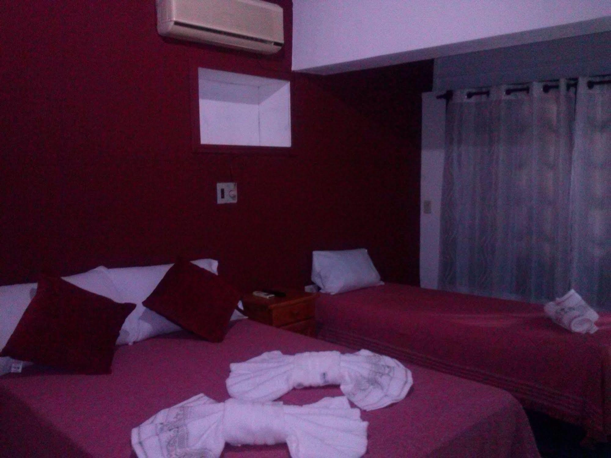 Petit Hotel Caraguata Puerto Iguazú Kültér fotó